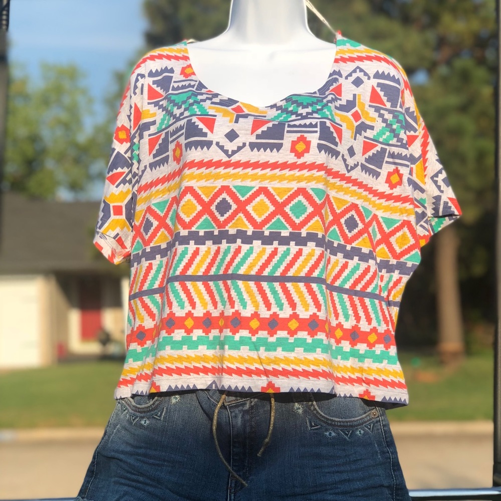 Forever 21 fun crop top! Size small
